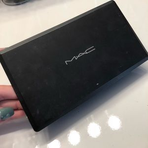 MAC magnetic eyeshadow pan